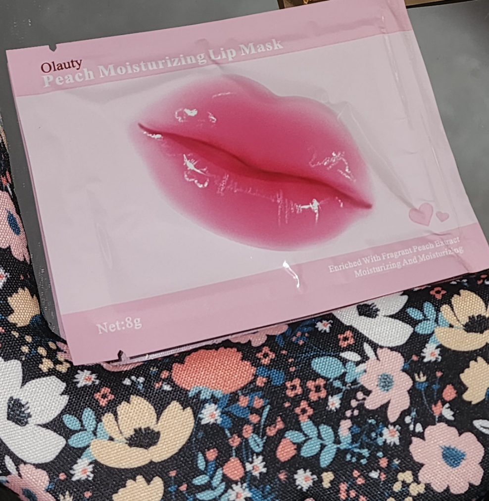 Peach Moisturizing Lip Mask by Olauty